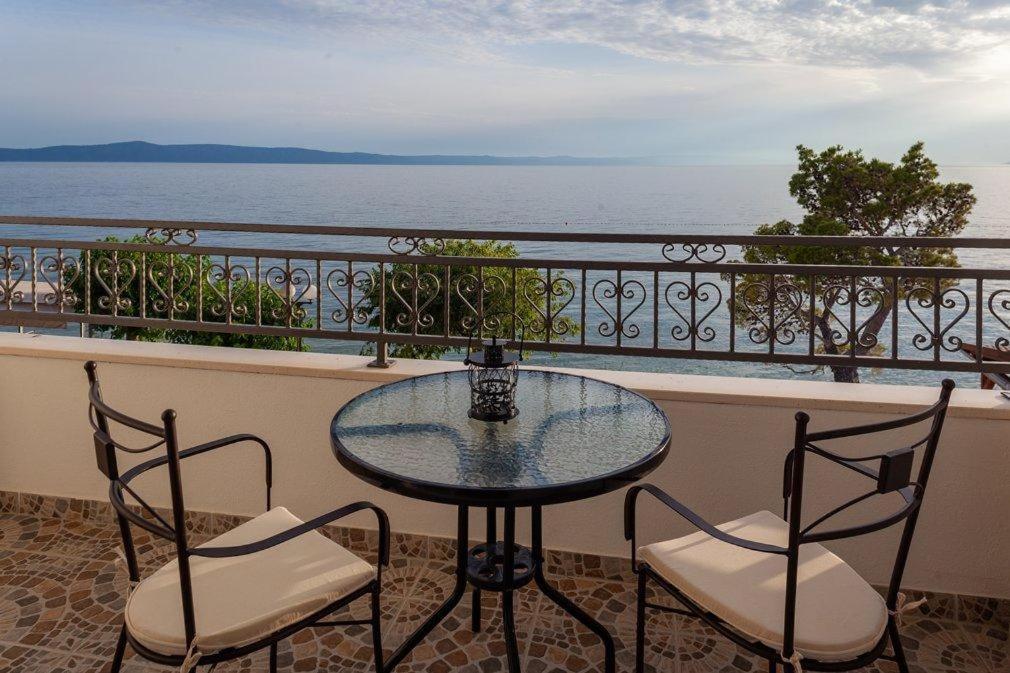Apartmani Mirona - Tucepi Bagian luar foto