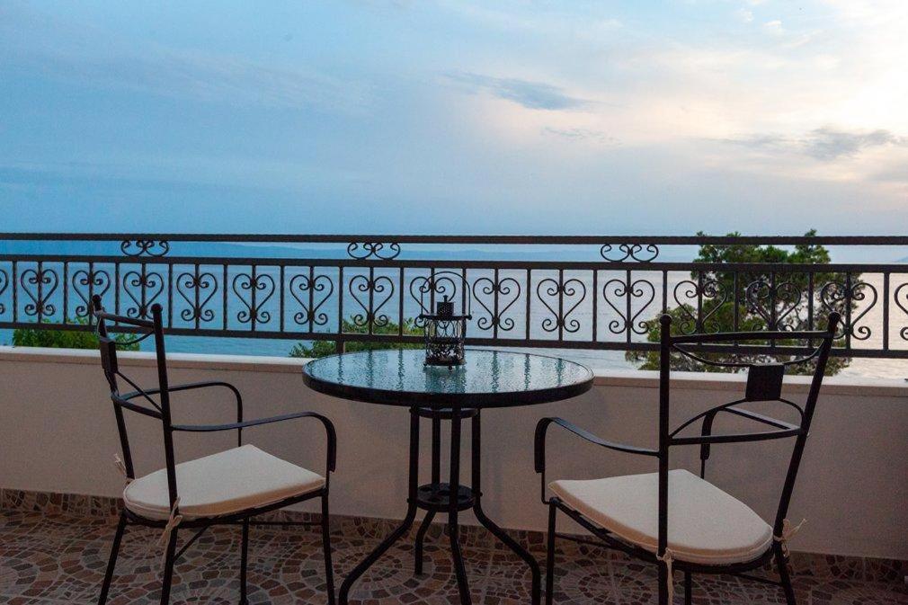 Apartmani Mirona - Tucepi Bagian luar foto