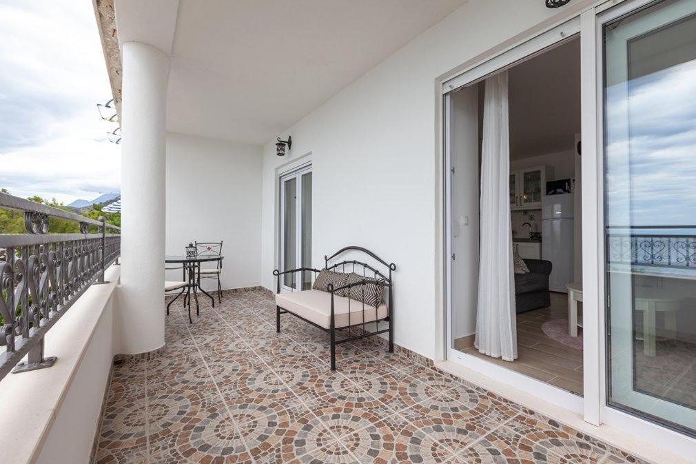 Apartmani Mirona - Tucepi Bagian luar foto