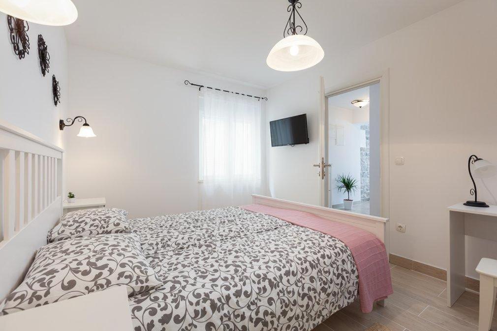 Apartmani Mirona - Tucepi Bagian luar foto
